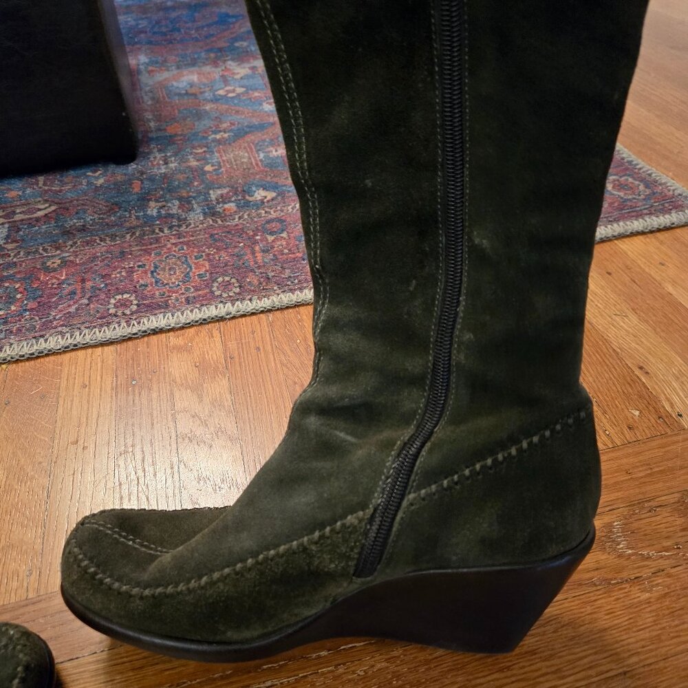 Aerosoles Gather Round Olive Green Suede Boots, Sz 6.5 View 5